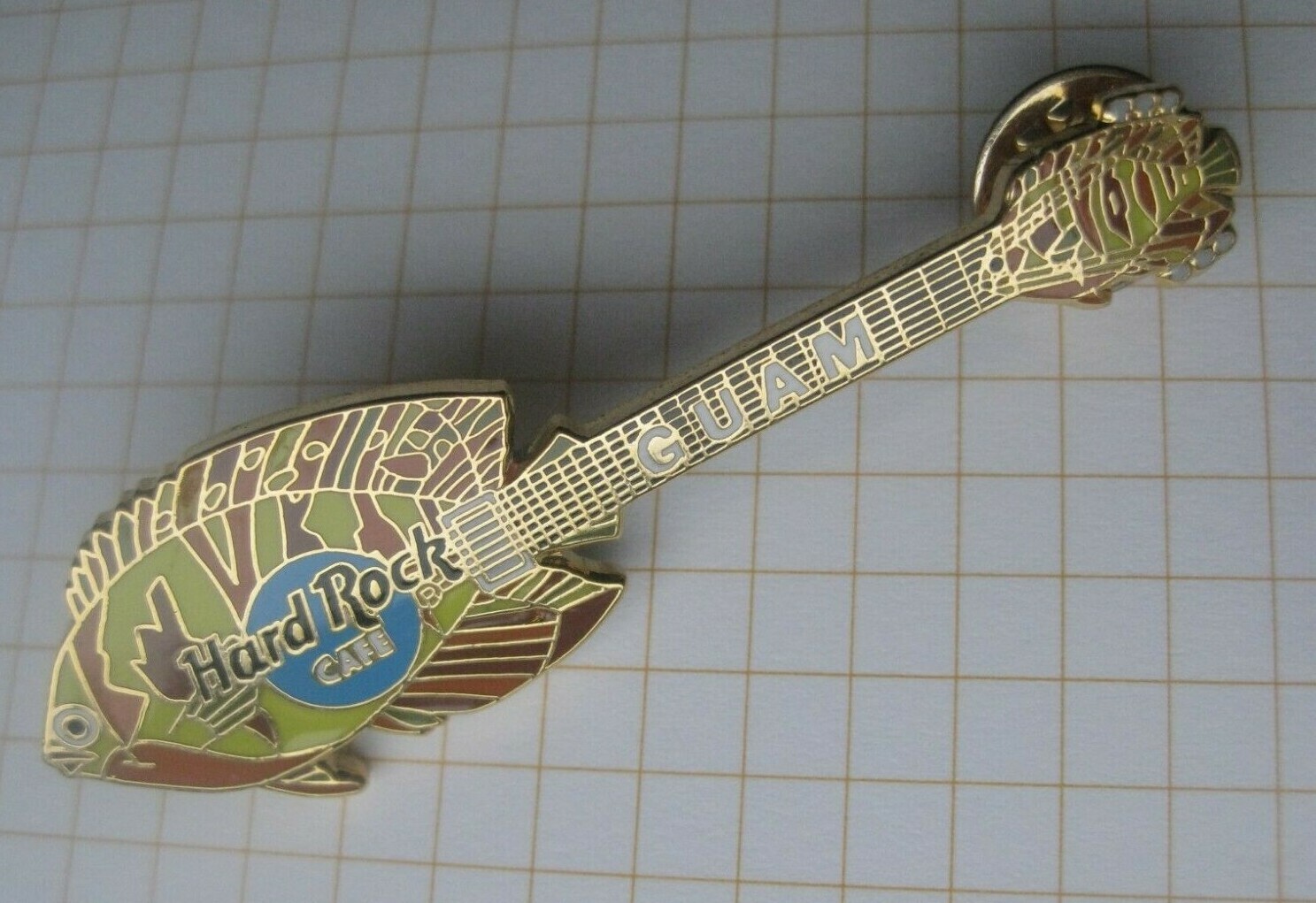 HARD ROCK CAFE / GUAM USA 2000 FISH YELLOW / ORANGE GUITAR..HRC Pin (204a)