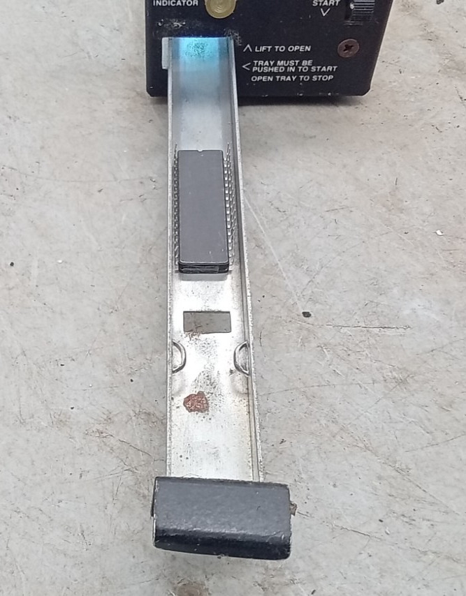 Heathkit EPROM Eraser Model # ID-4803 Powers On