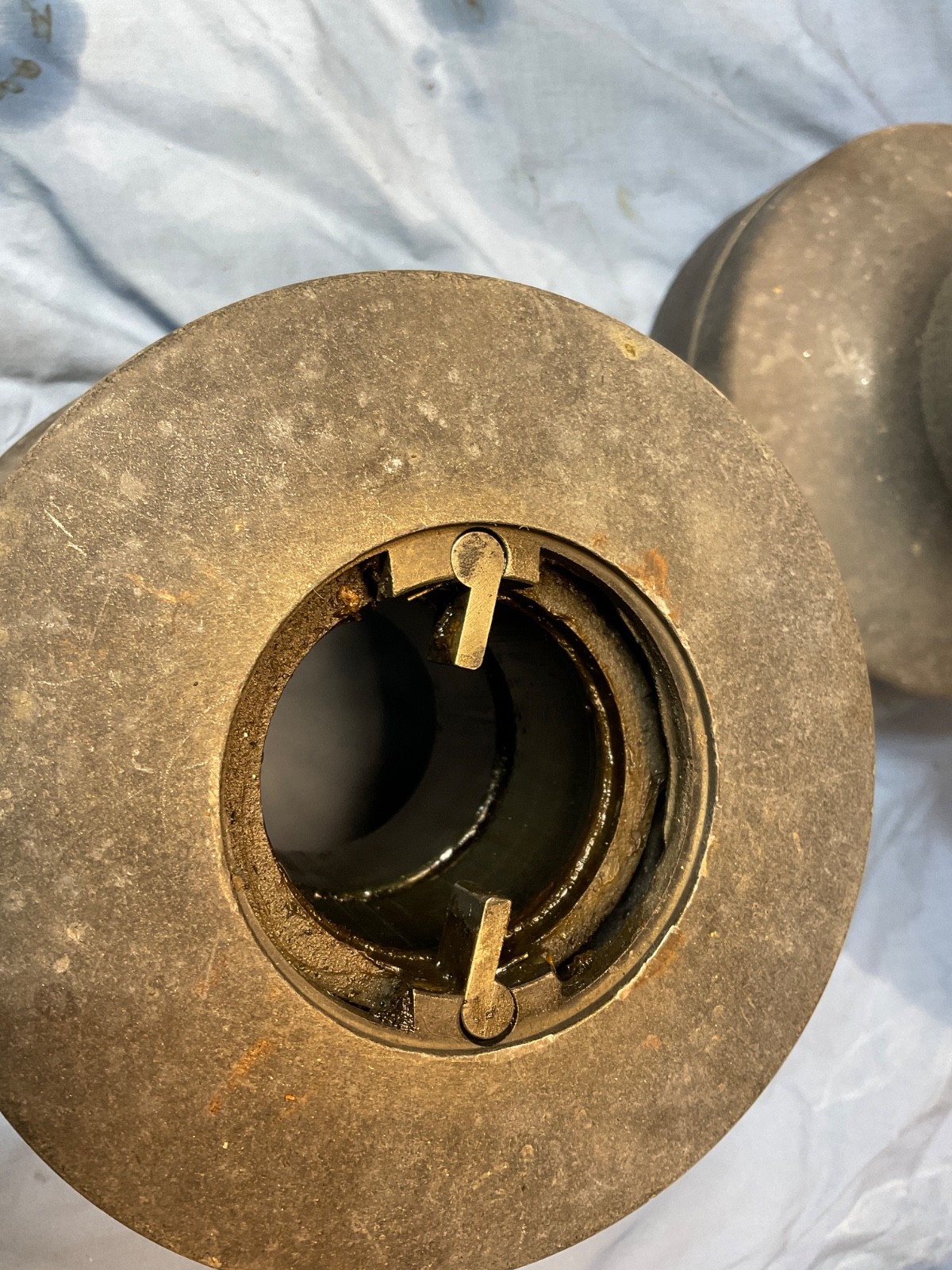 Pair Barient 25 winches. Aluminum. Double speed. Bronze internals. 2 winch hndls