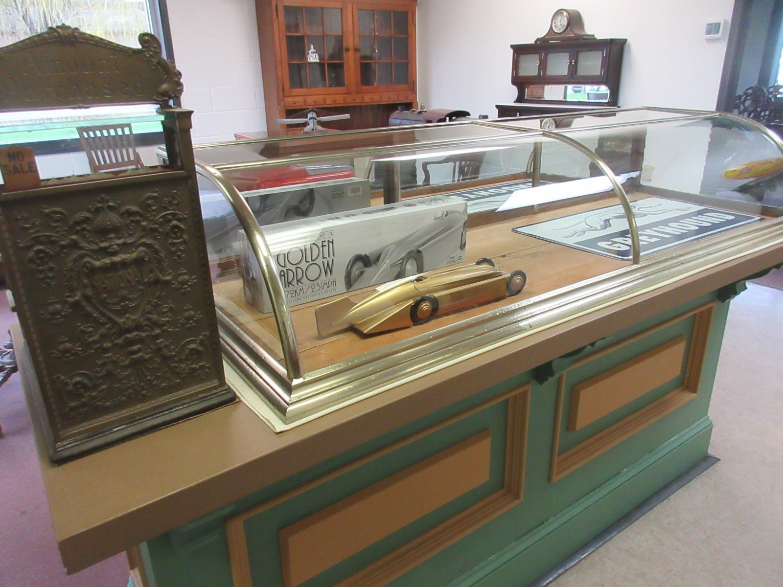 ANTIQUE SHOW CASE CANDY JEWELRY STORE TOBACCO SHOP COLLECTOR DISPLAY  Circa 1910