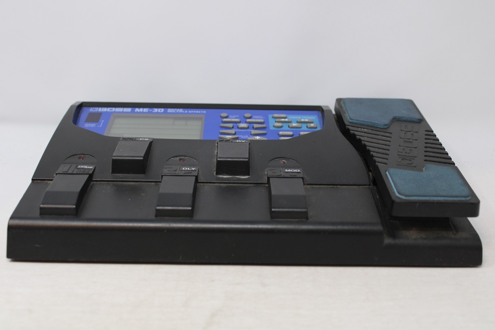 BOSS ME-30 Guitar Multiple Effects Pedal - Unit Only