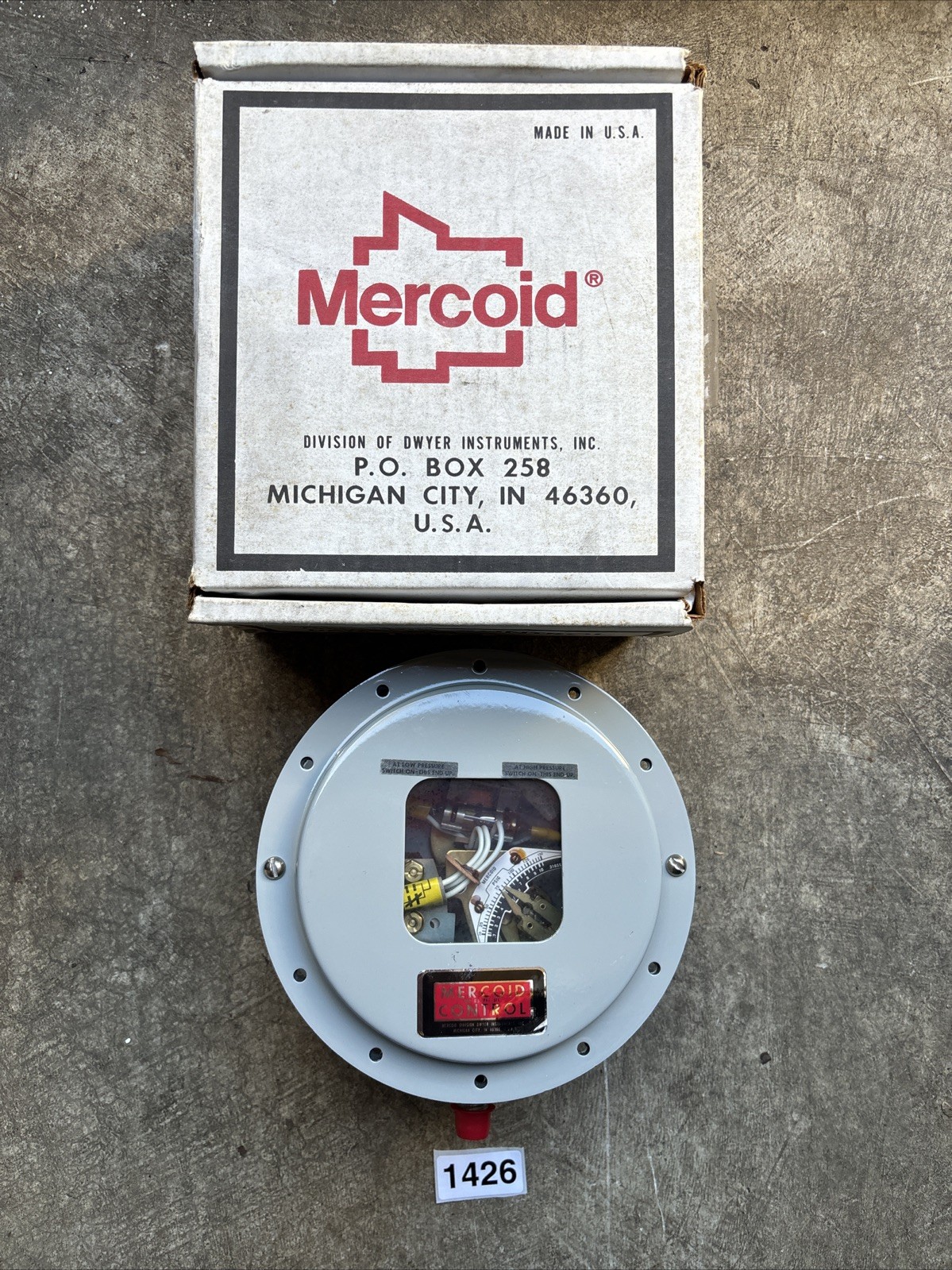 SURPLUS Mercoid Control DAW-43-153-24E Differential Pressure Switch 10-150 PSI