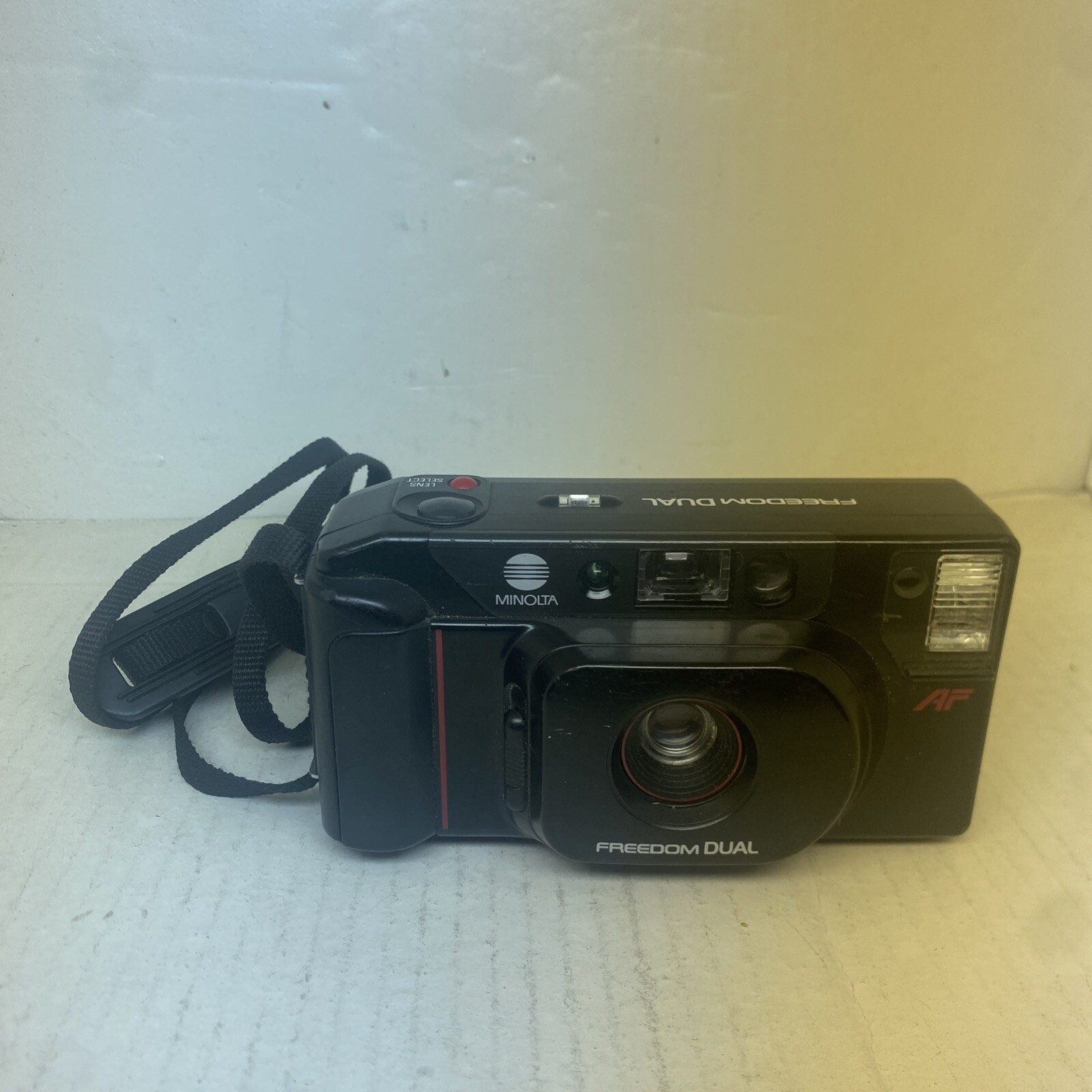 Minolta Freedom Dual Black Auto Focus Flash Shoot Film Camera Not Tested