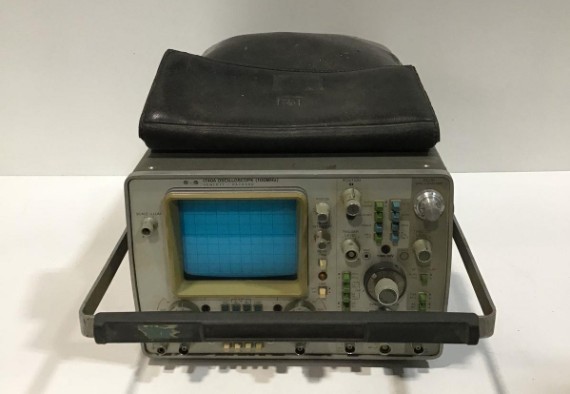 Hewlett Packard 100 Mhz Oscilloscope Model 1740A