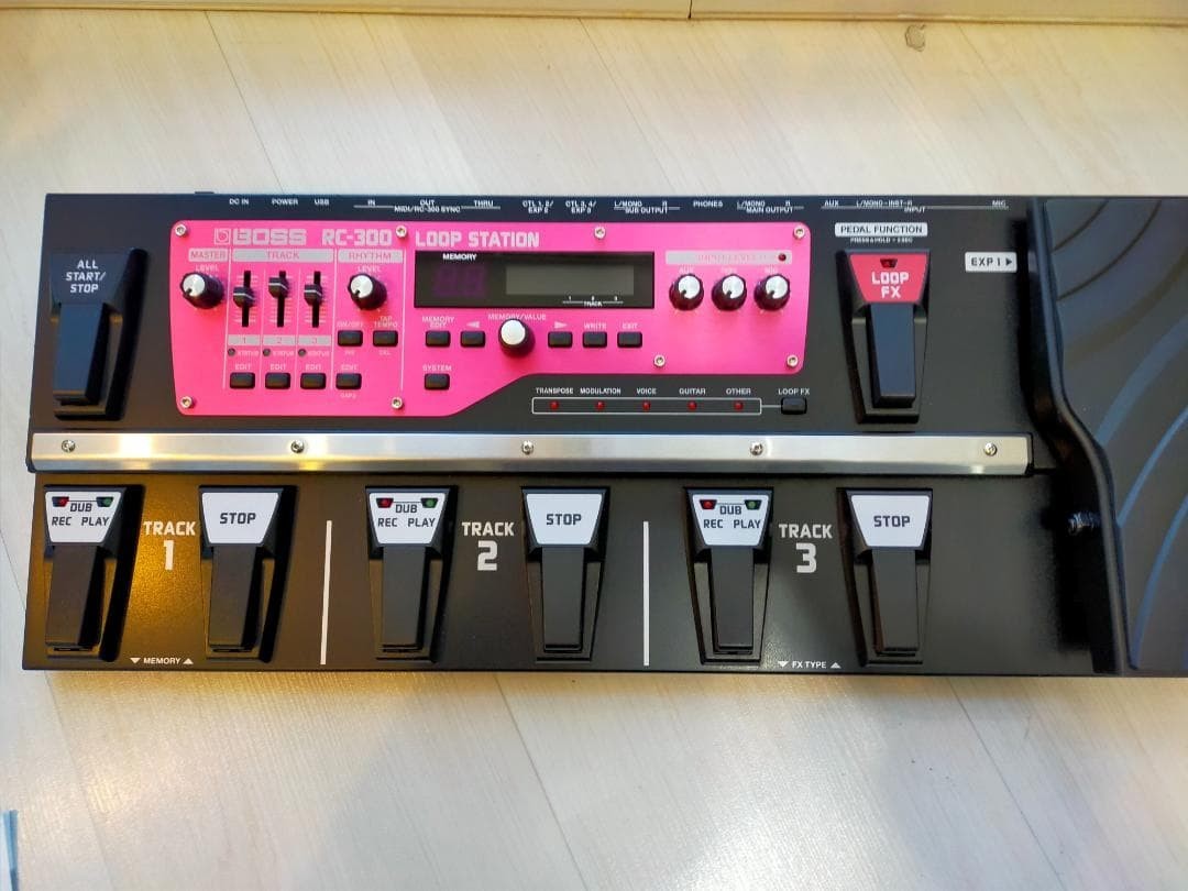 BOSS RC-300 Loop Station Pedal 3-Track Looper with Case from JAPAN