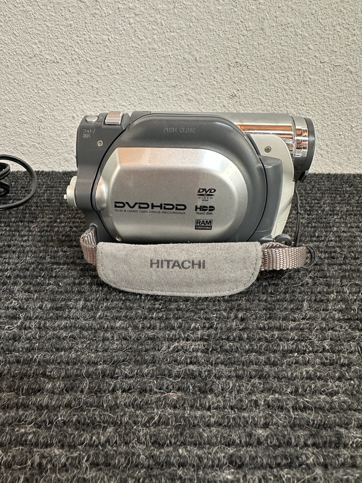 Hitachi WOOO Hybrid Cam DVD HDD Handheld Video Camera