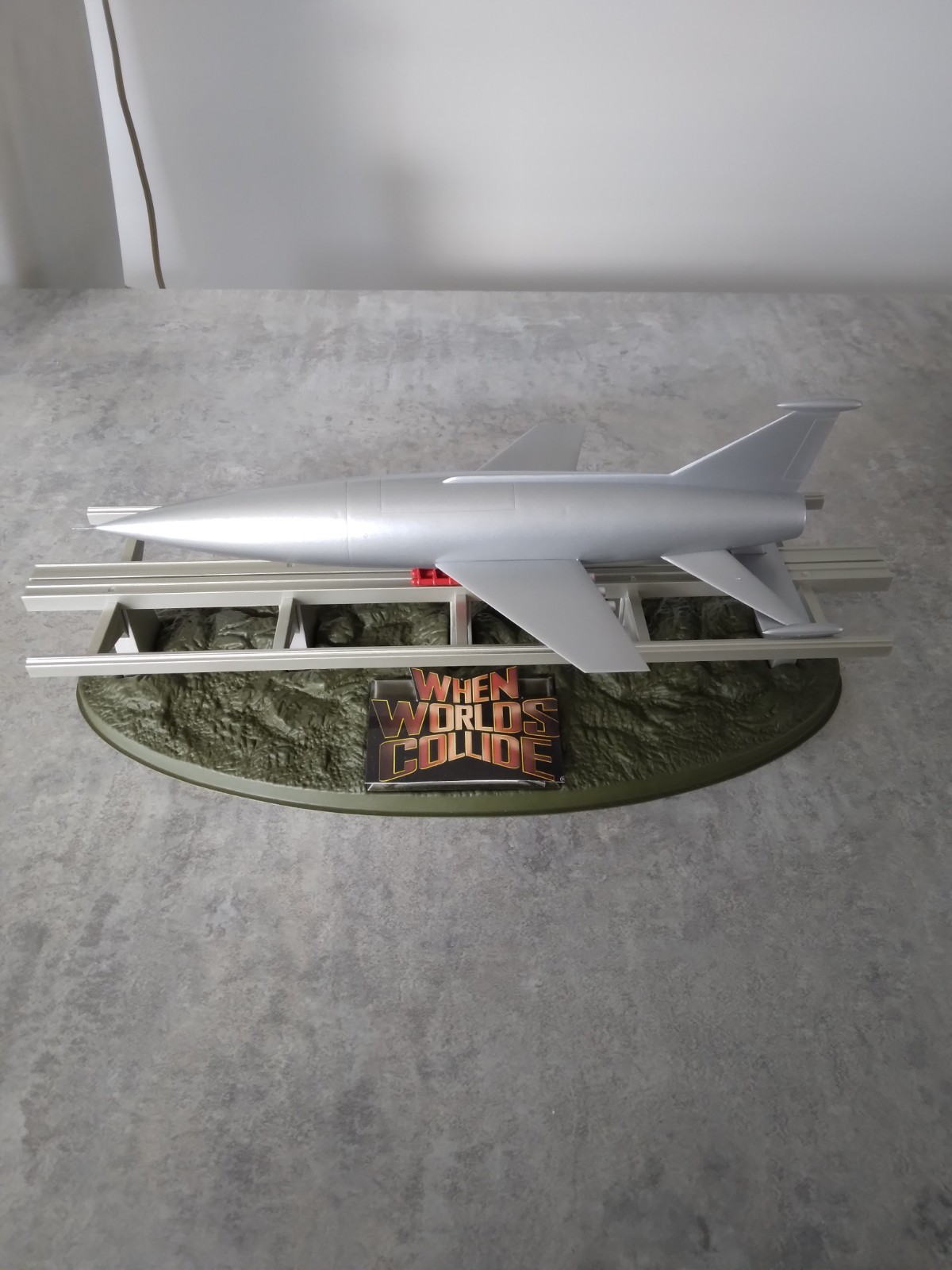 PRO-BUILT PEGASUS WHEN WORLDS COLLIDE 1951 MOVIE ARK 14" SPACESHIP MODEL 1/350