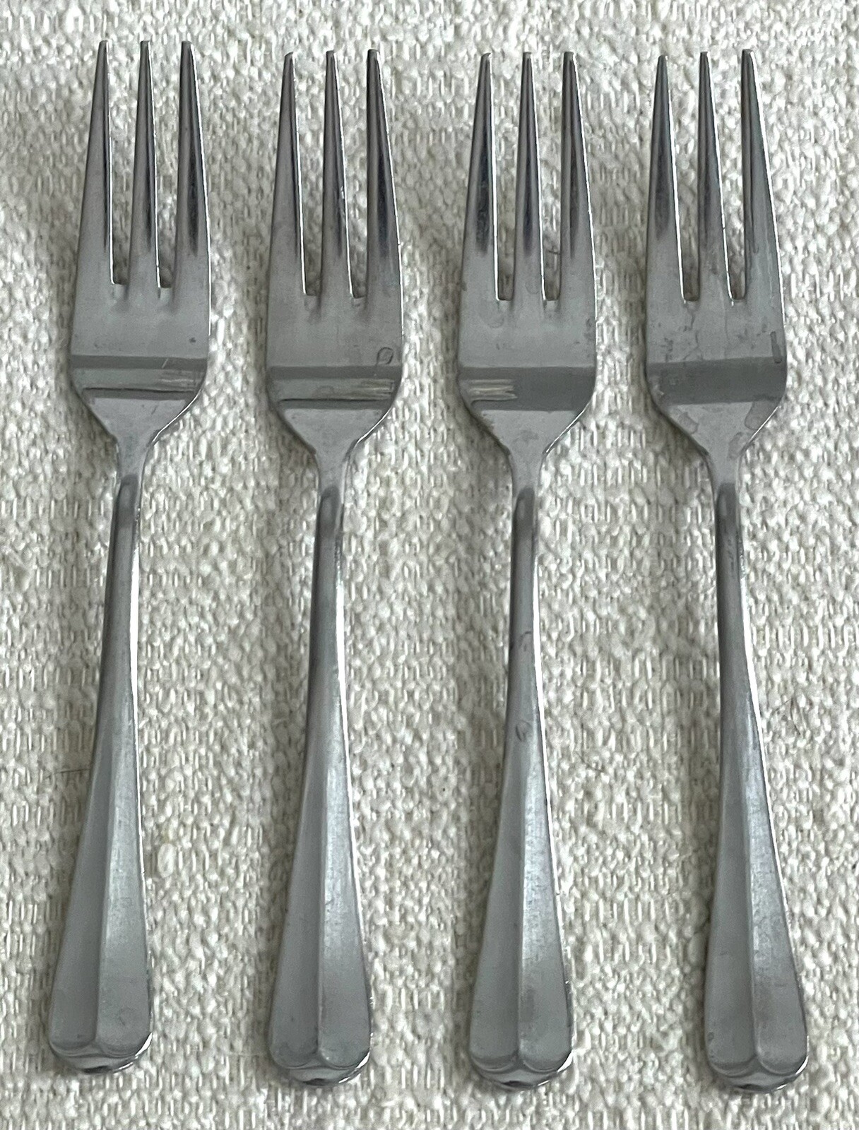 Set of 4 Oneida Northland Stainless Japan BEEFEATER Salad Forks 6 1/2"