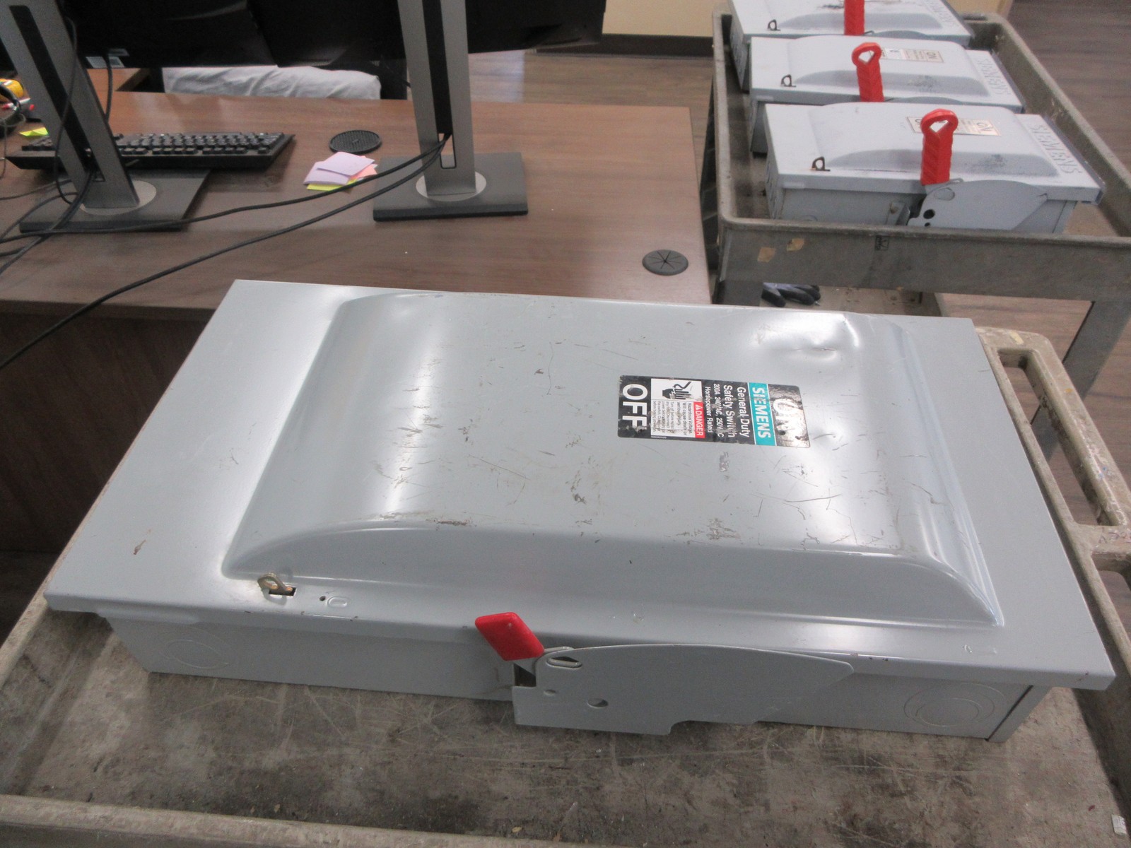 Siemens Fusible Safety Switch/Disconnect GF324N 200A 600V 3P Used