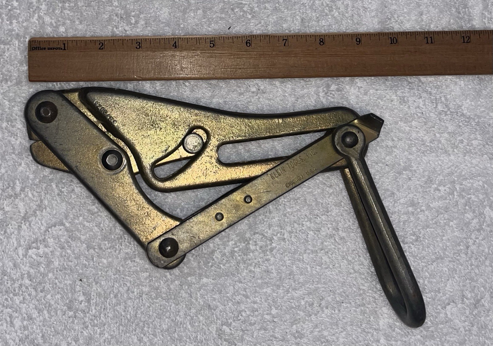 Klein Tools Chicago Grip Latch 1656-30 Cable Puller 4500 lbs.