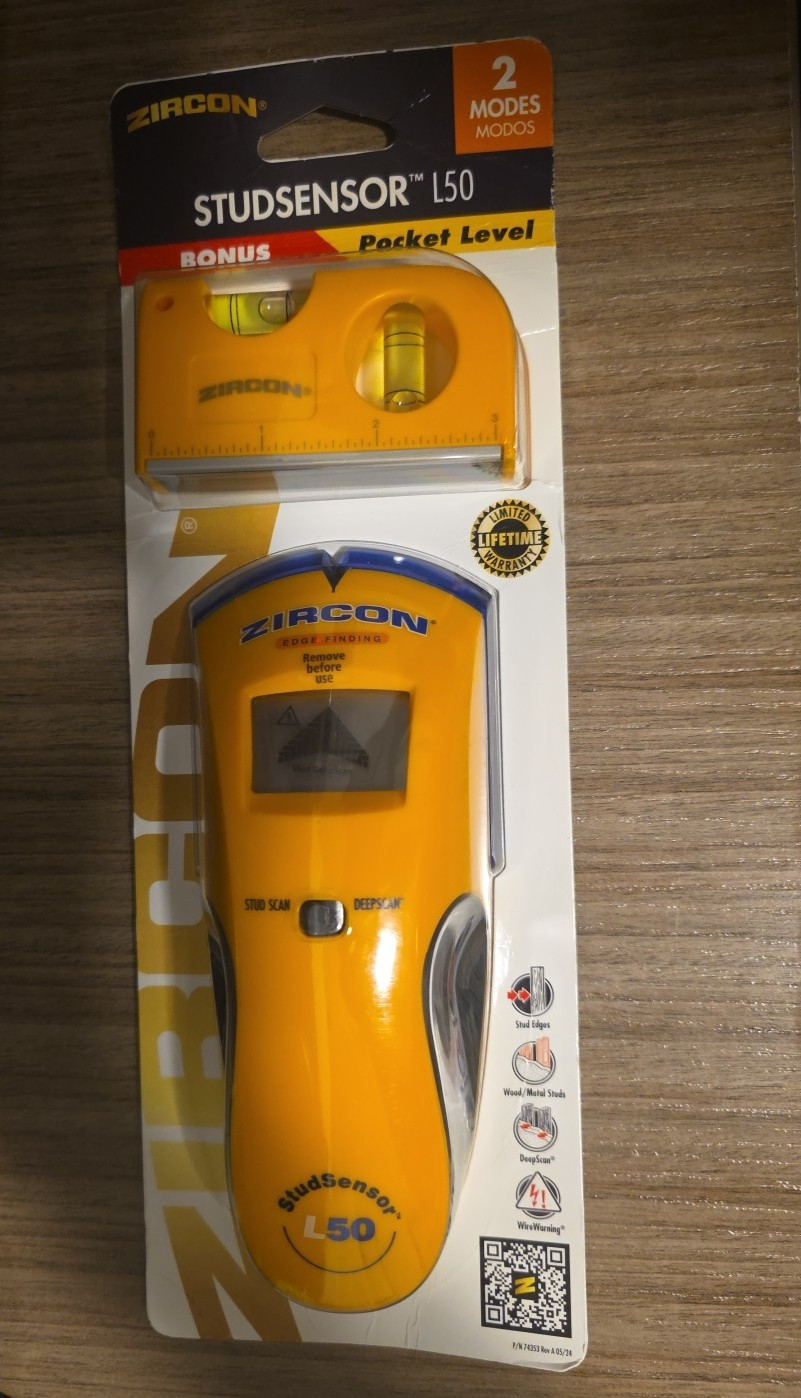 ZIRCON STUDSENSOR L150 w/ BONUS Pocket Level