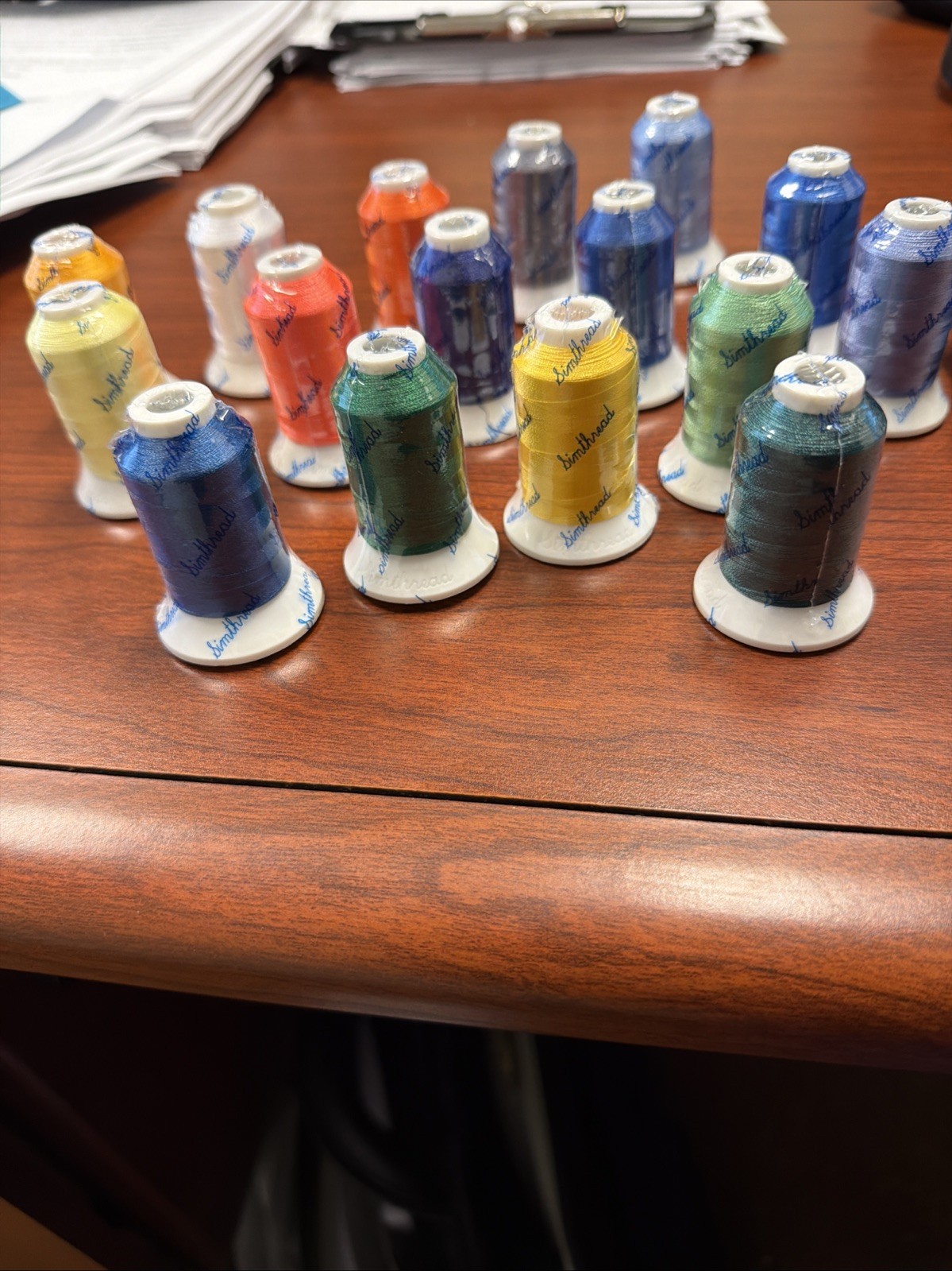 Simthread Polyester Embroidery Thread Lot – 1 6 Spools – 120D/2 – 550m – NEW