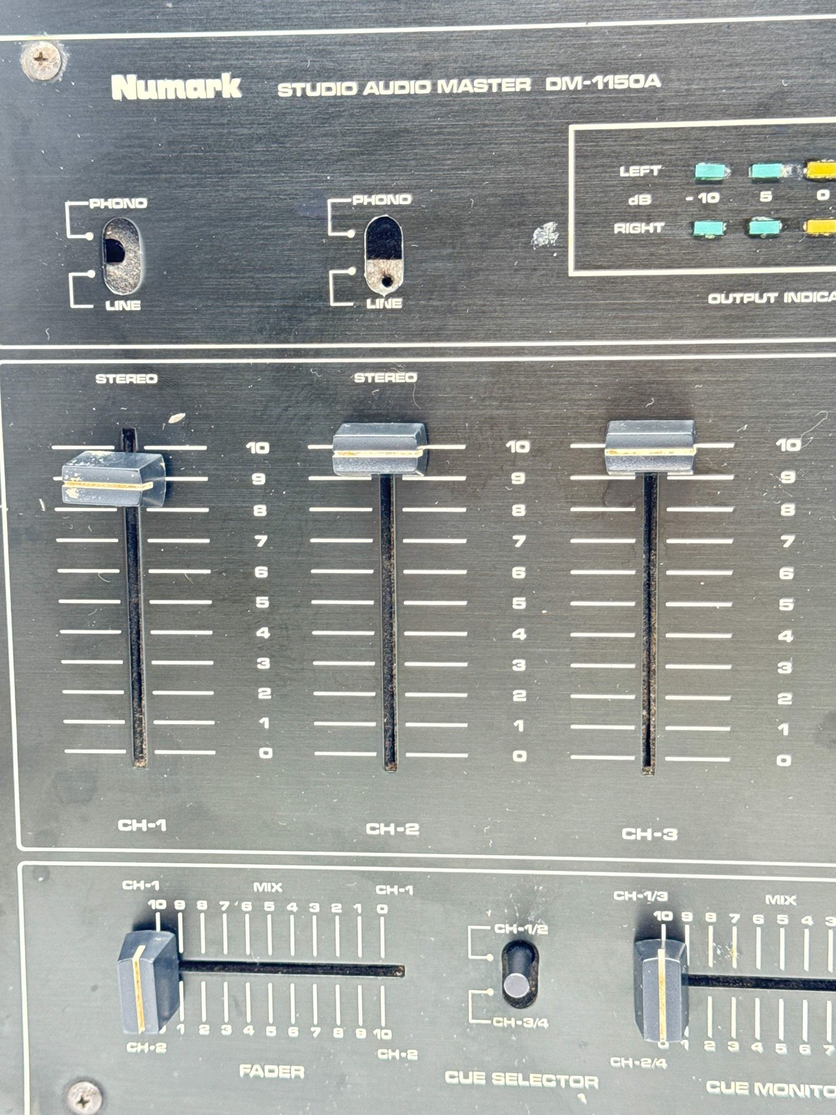 Numark DM-1150A DJ Audio Mixer Console Analog Untested Powers On