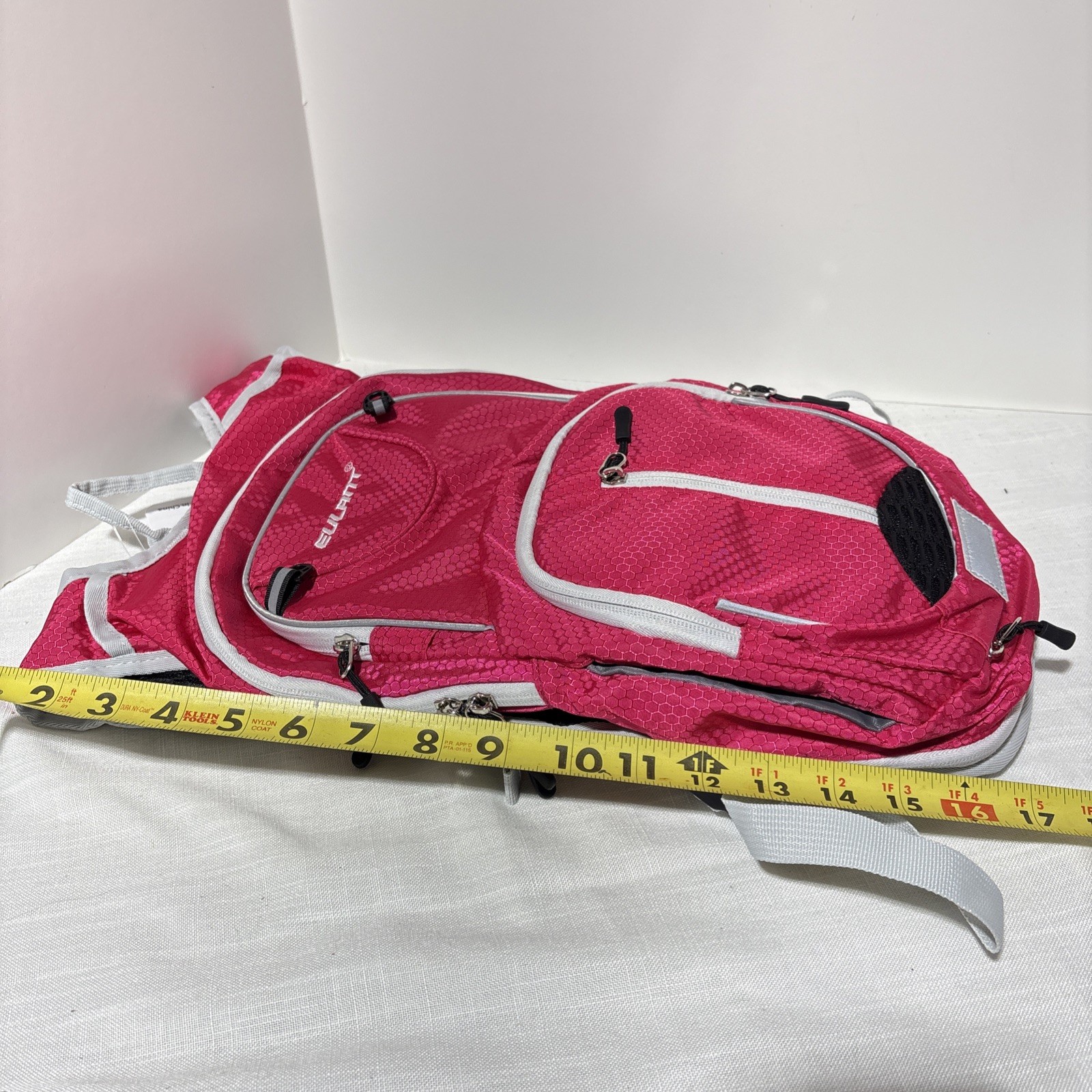 15 Inches Lightweight Hiking Backpac. Reflective Strips And Padded Straps