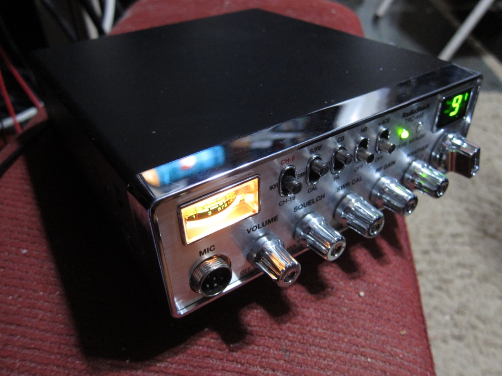Radio Shack TRC 446 Mobile CB Radio VERY CLEAN   TRANS/RECEIVE    Tested Works