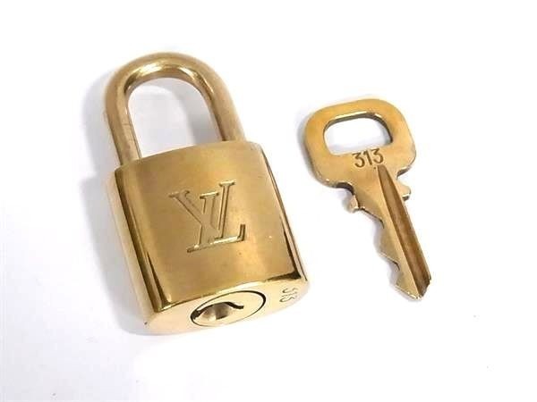 Louis Vuitton Gold Padlock Lock & Key Cadena LV Random Number Authentic