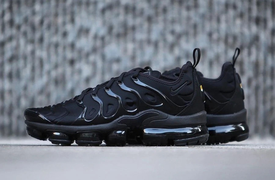 Nike Air VaporMax Plus Triple Black