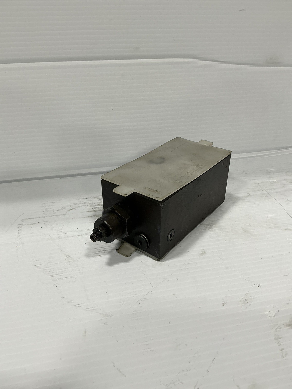 Vickers DGMX2-5-PP-BW-B-30 Pressure Reducing Valve DGMX25PPBWB30