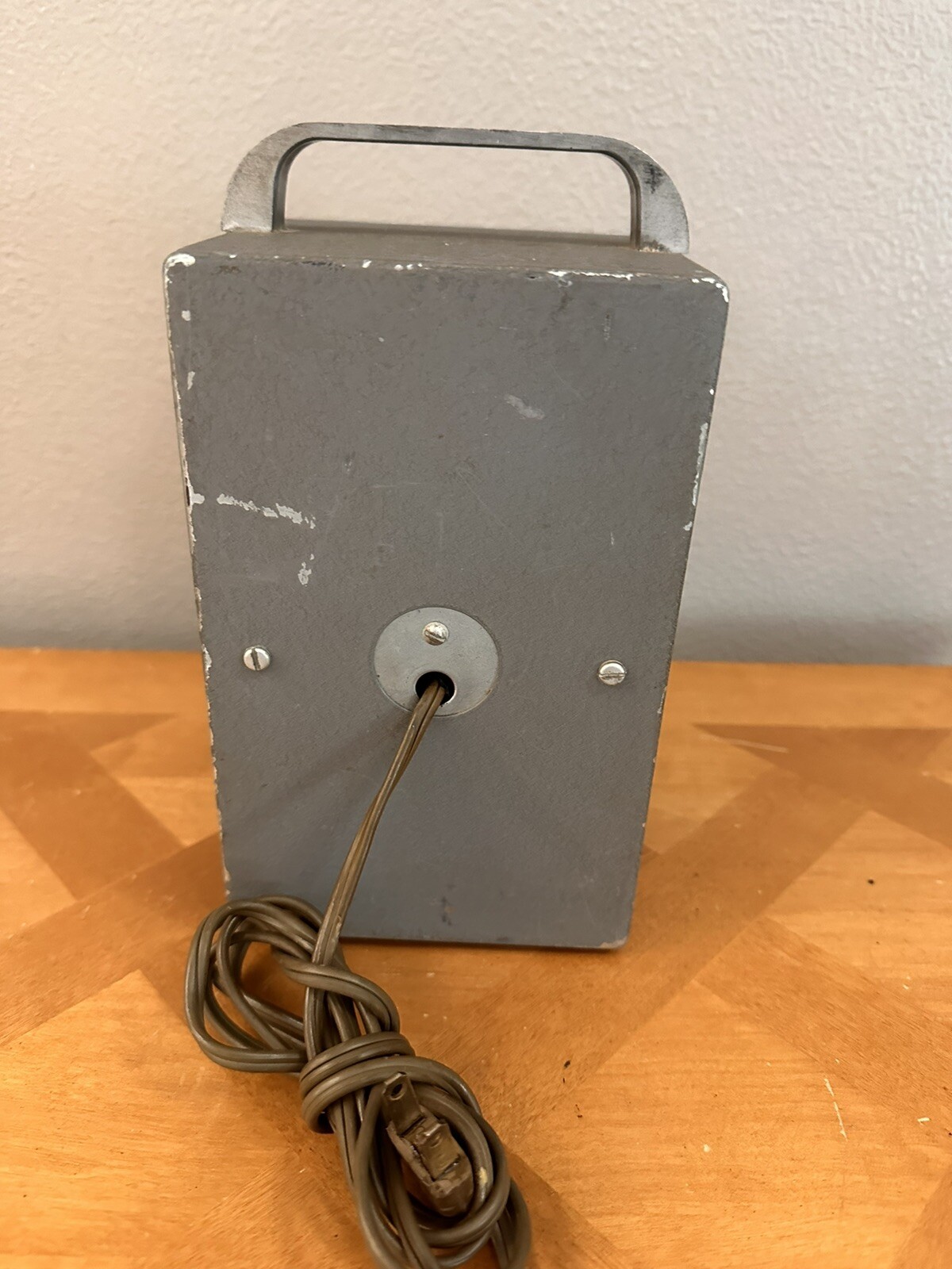 Vintage Heathkit VTVM Model V-7A Vacuum Tube Meter Powers On / Untested