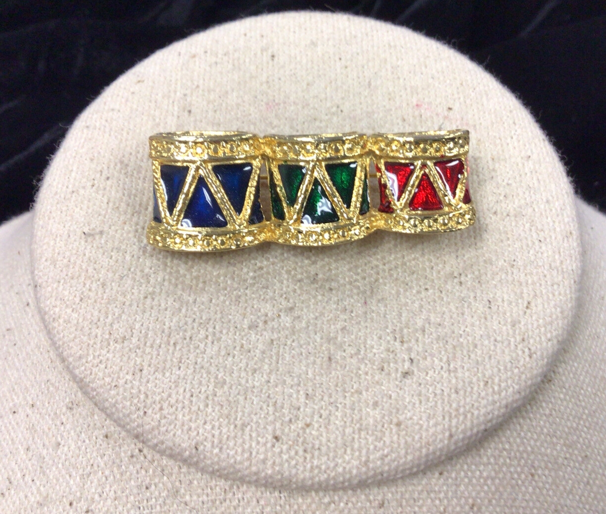 Vintage Christmas Holiday Gold Tone Costume Enameled Drums Pin FF263