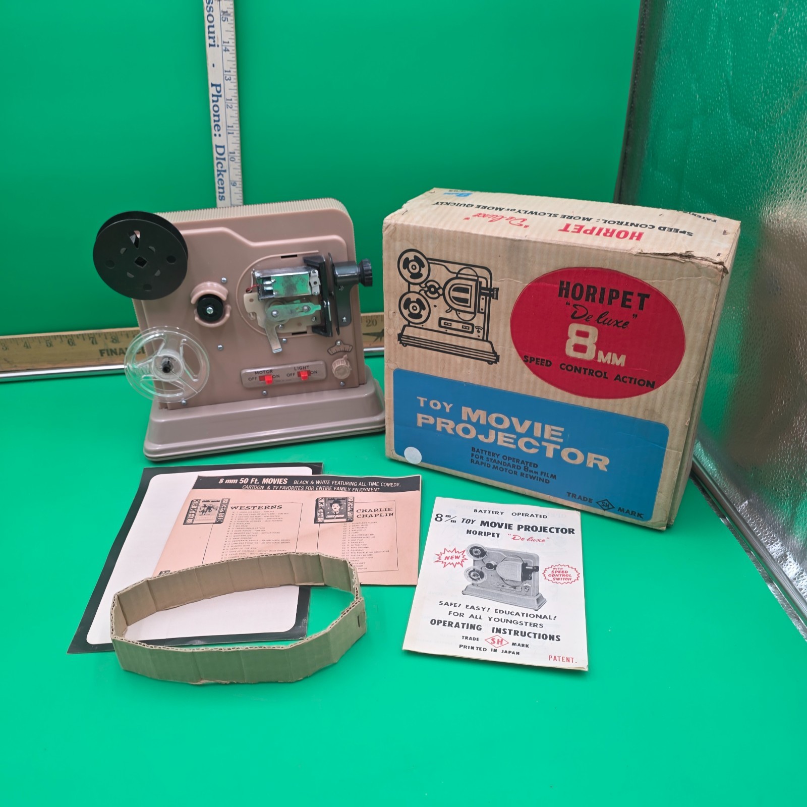 Vintage Horipet “Deluxe” 8 mm Speed Control Action Toy Movie Projector UNTESTED