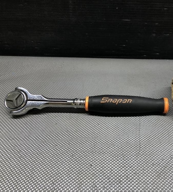 Snap On fhcnf72 3/8” compact round head soft grip swivel ratchet