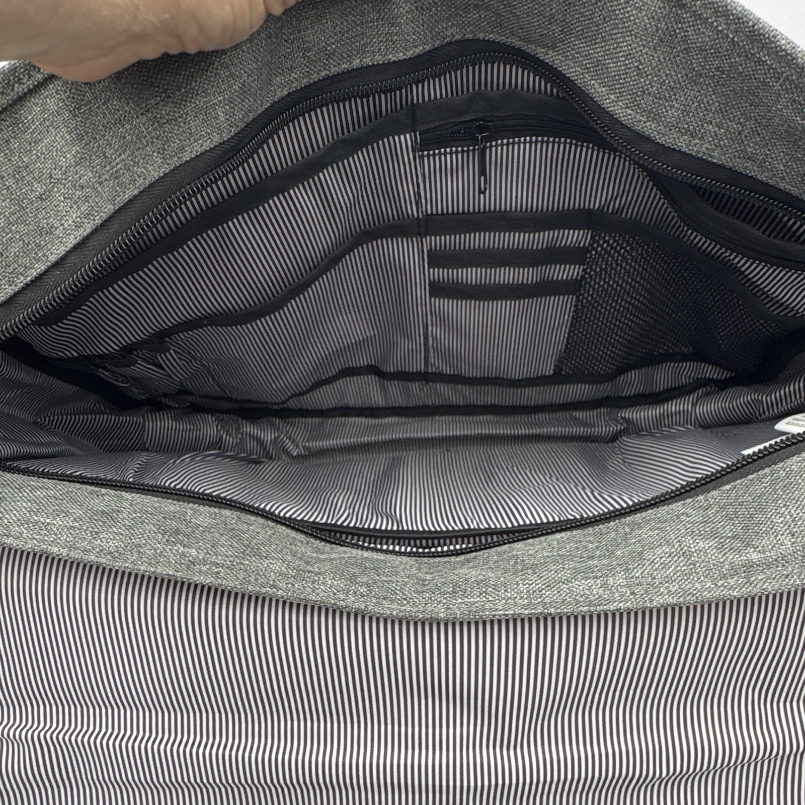 CAREW INTERNATIONAL Gray/Black Shoulder Messenger/Computer Bag, Adjustable Strap
