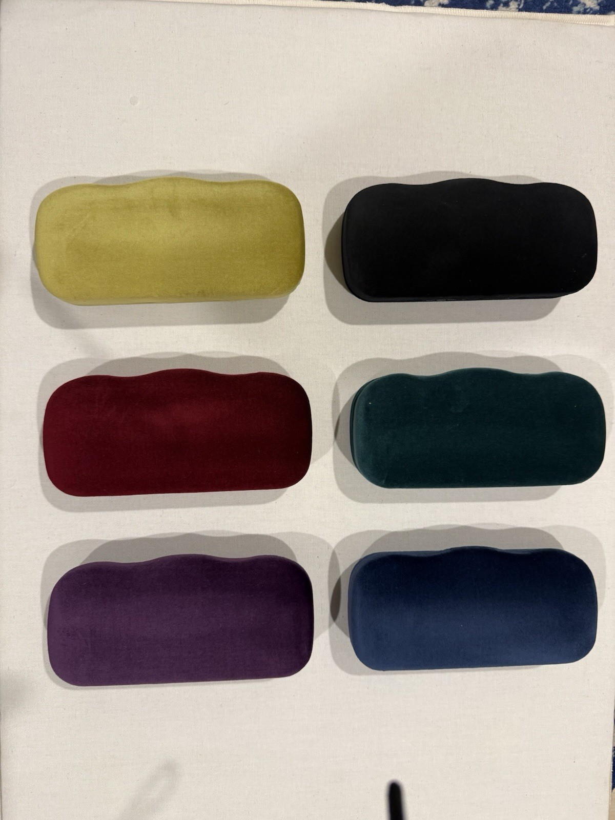 GUCCI CLAMSHELL (SMALL) CASES THREE FOR $32 PICK YOUR COLORS, NEW) + SHIPPING