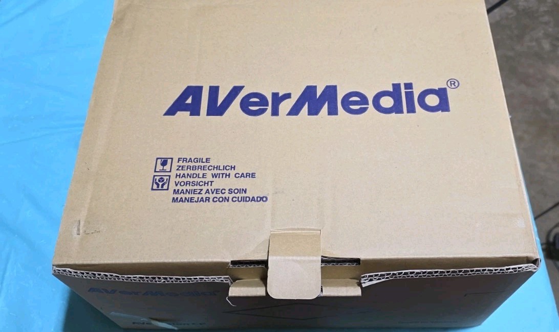 NEW AverMedia AverVision CP150 Digital Document Camera Presentation System.