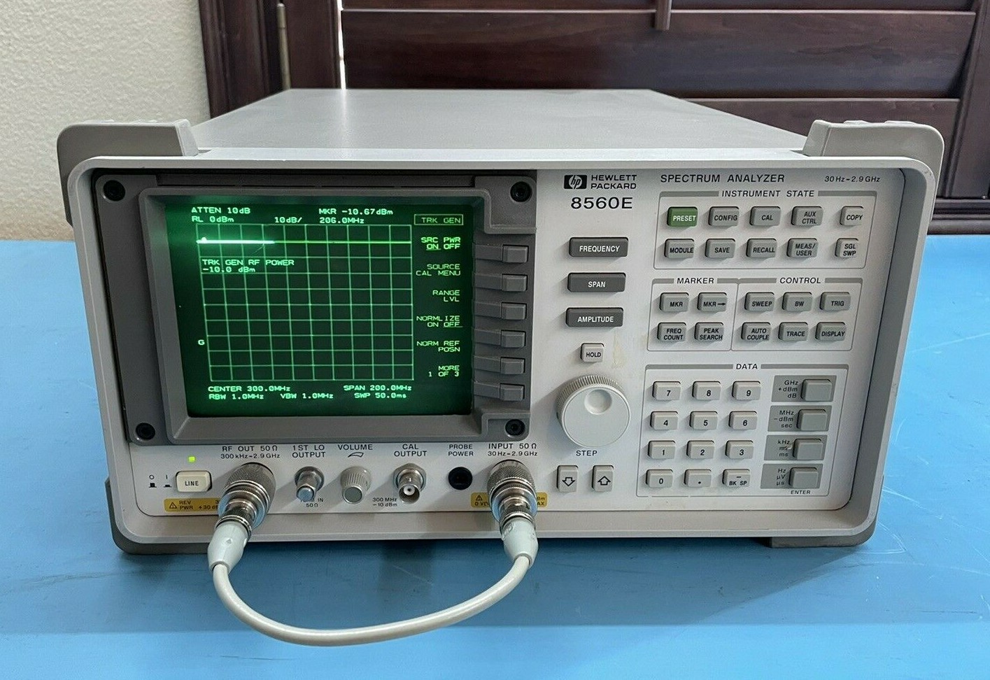HP Agilent 8560E Spectrum Analyzer 30Hz to 2.9 GHz w/ TG Calibrated opt 002 007
