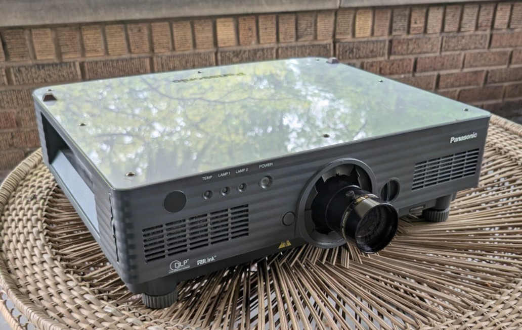 Panasonic PT-D5600UL 5000 Lumen DLP Projector – 89 Lamp Hours – Navitar Long Thr