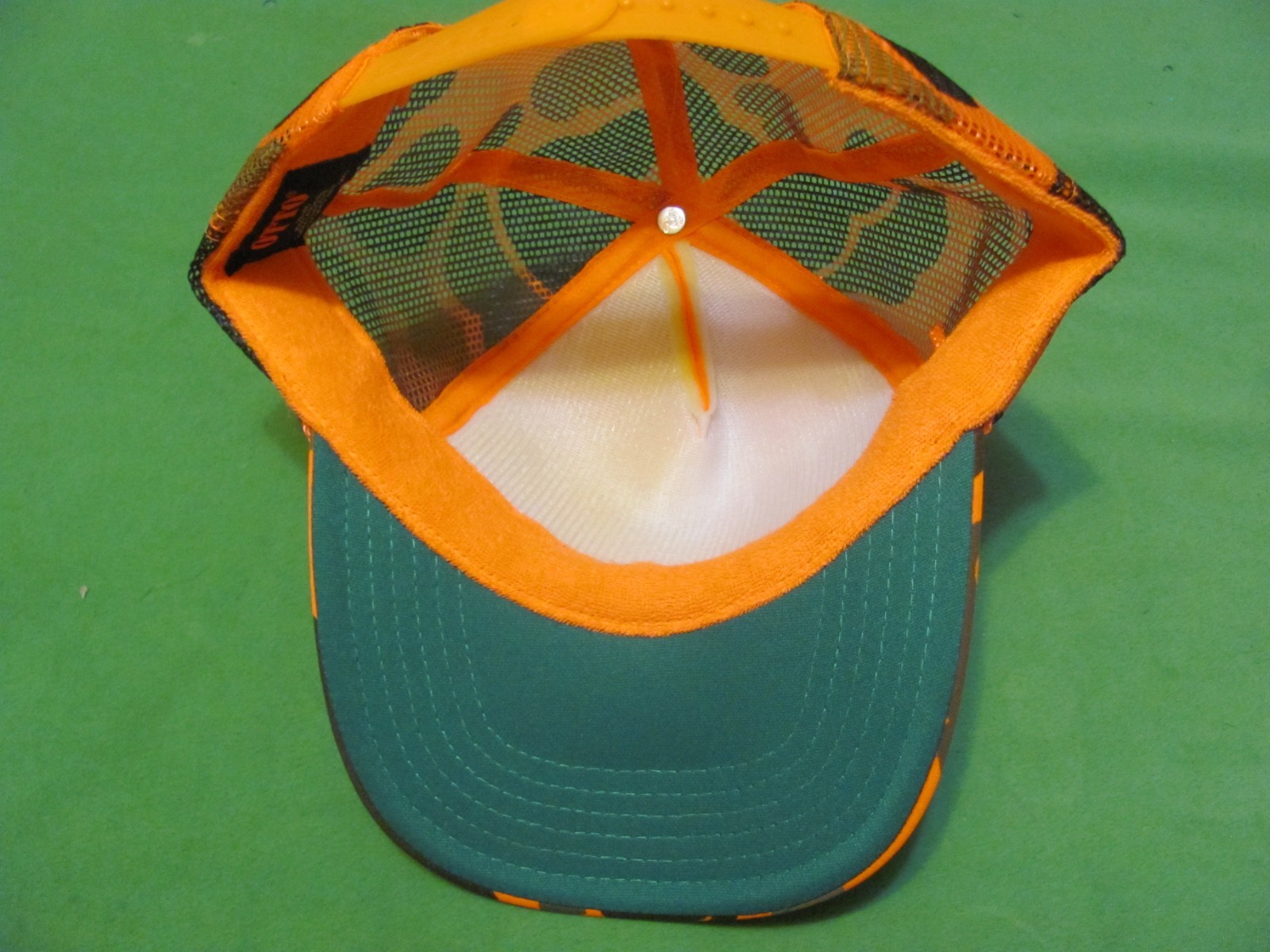 Vintage HECLA Dakota HUNTING FARMS Snapback Orange/Camo Mesh/Foam Hat/Cap