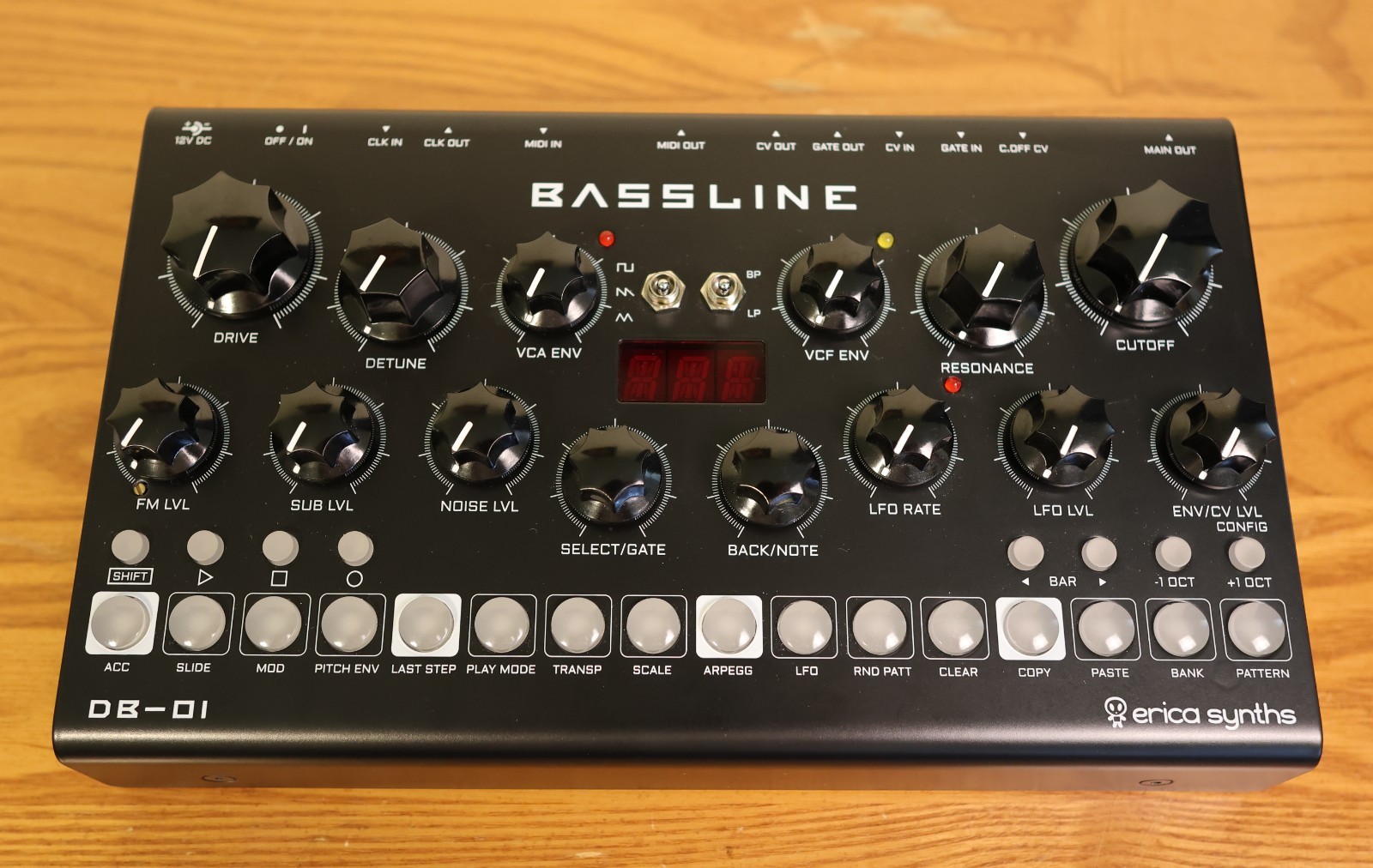 Erica Synths Bassline DB-01 Desktop Synthesizer MINT