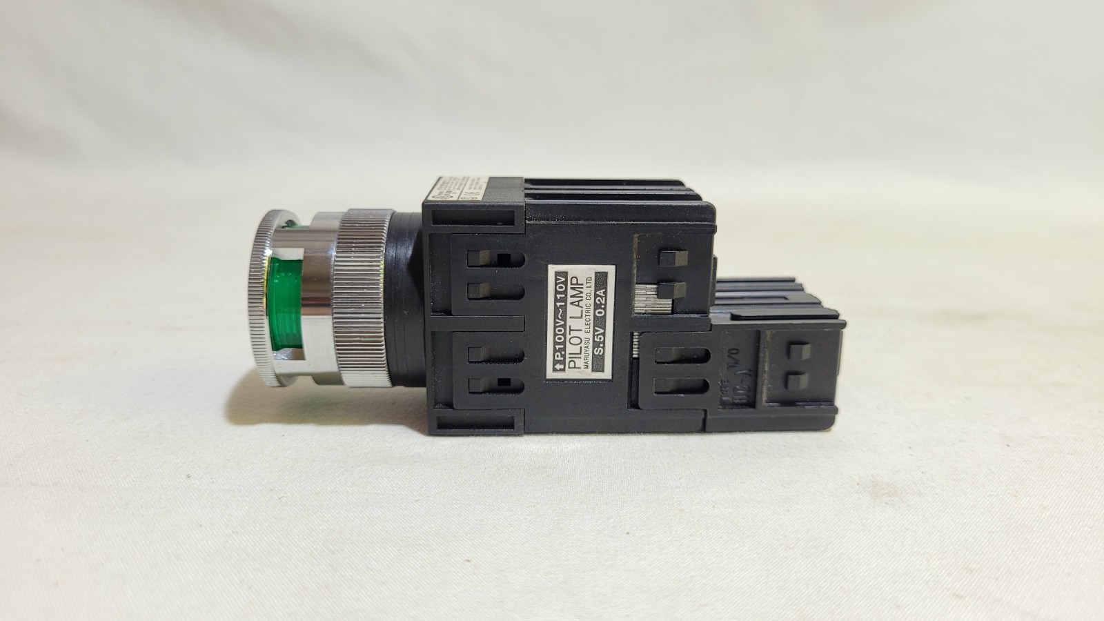 MARUYASU A22FTG10010 Push Button Switch, Green Light