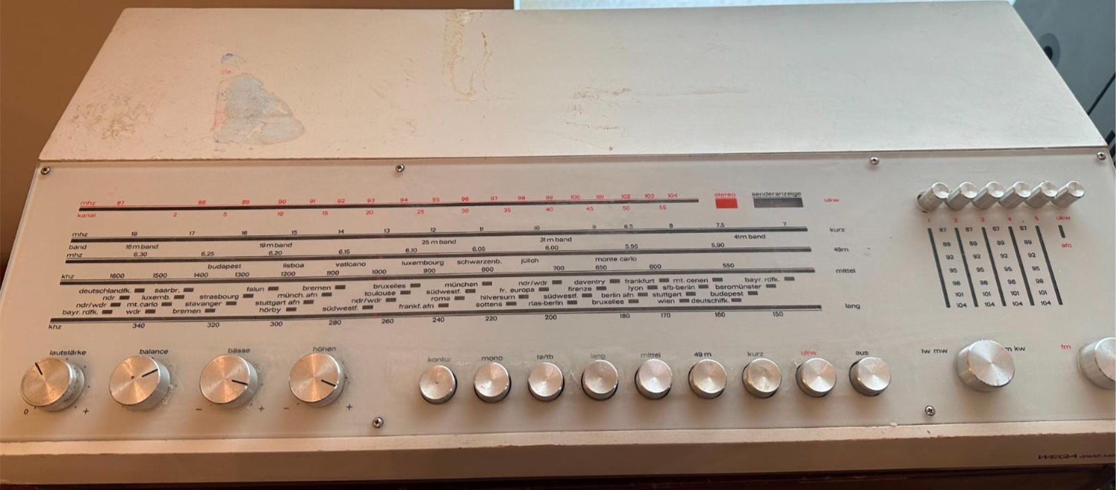 WEGA 3105 Stereo Receiver w/ FM, MW, LW, SW 1970 Made in West Germany RARE
