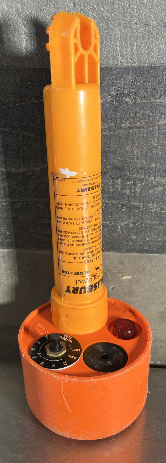 SALISBURY Model WHSCO 4244 Audio Visual AC VOLTAGE DETECTOR. Our #10