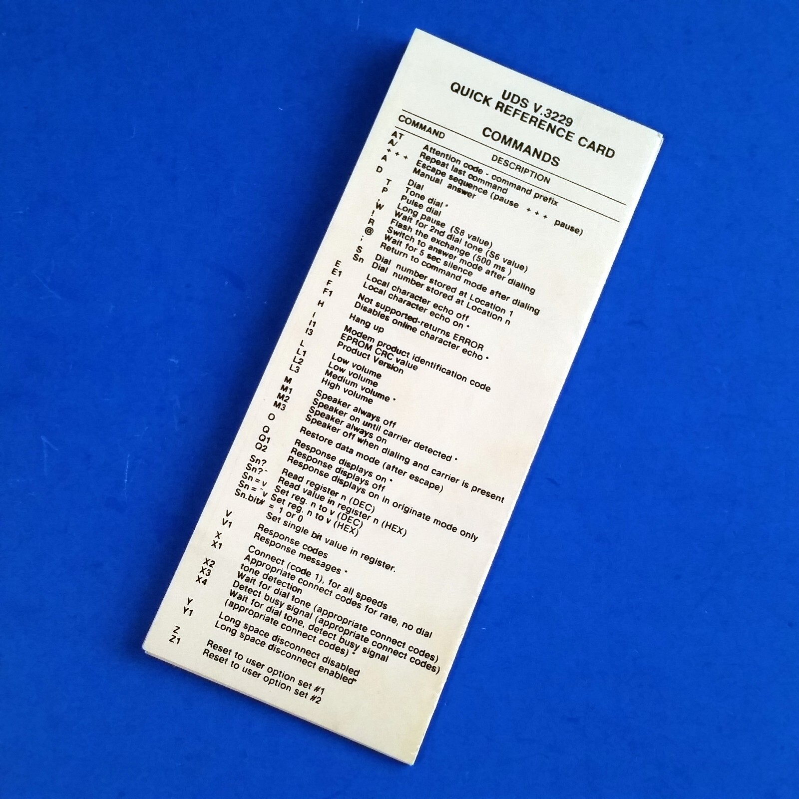 Motorola UDS V.3229 Modem Quick Reference Card AT Commands ASCII Table Specs