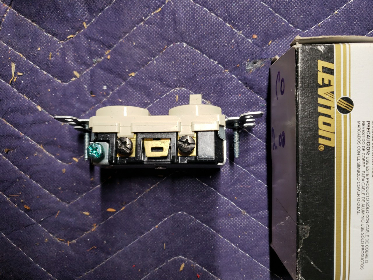 Leviton 5245-I Combination 3 Way Switch and Grounding Recep.