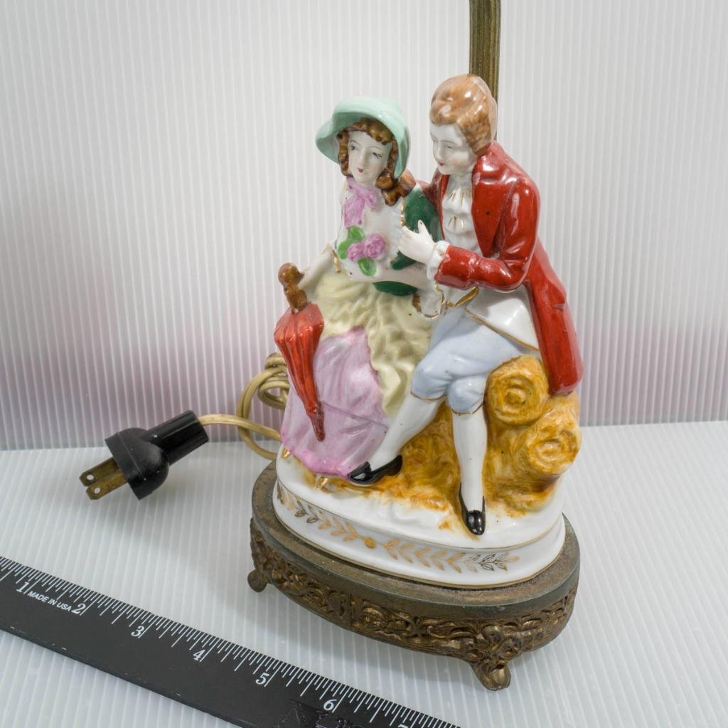 Colonial Style Man & Woman Ceramic Lamp