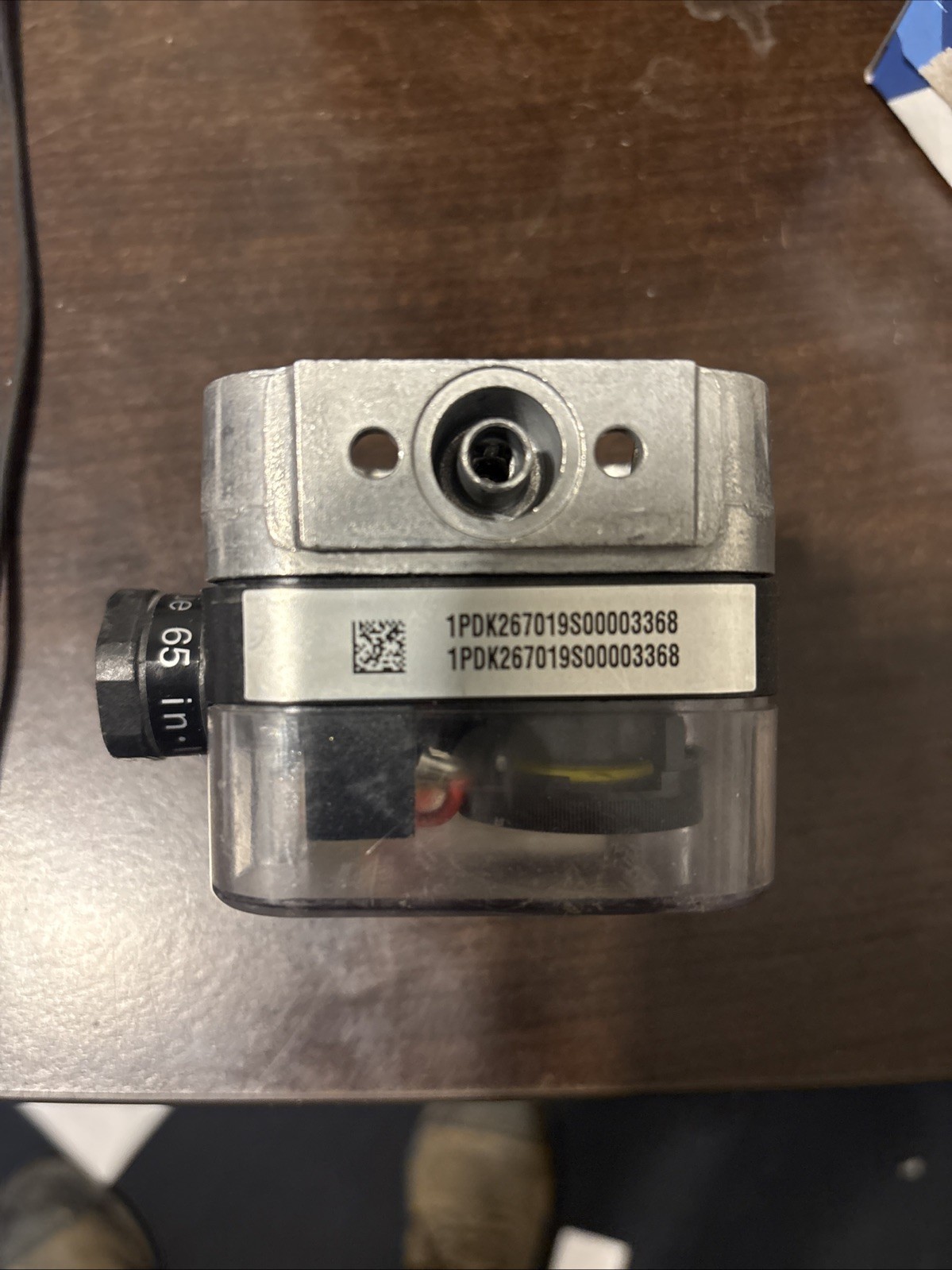 KARL DUNGS NEMA 4 PRESSURE SWITCH (SP352)