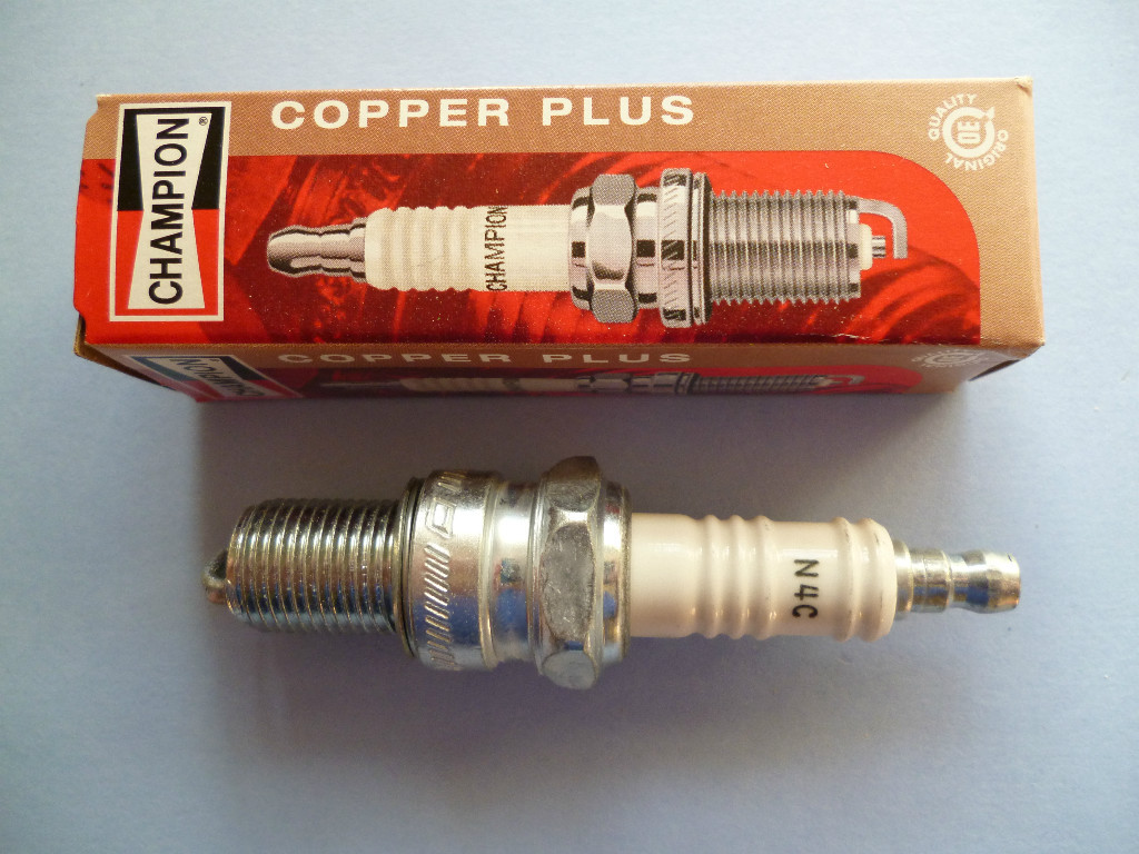 BSA BANTAM  D10 D14 D14s GENUINE CHAMPION SPARK PLUG N4C  'NEW'