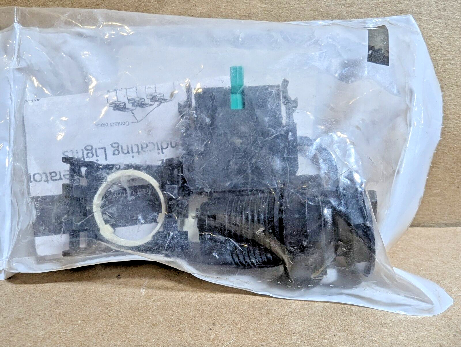 EATON Corporation E22XB51A Non-illuminated Selector Switch, Maintained (New)
