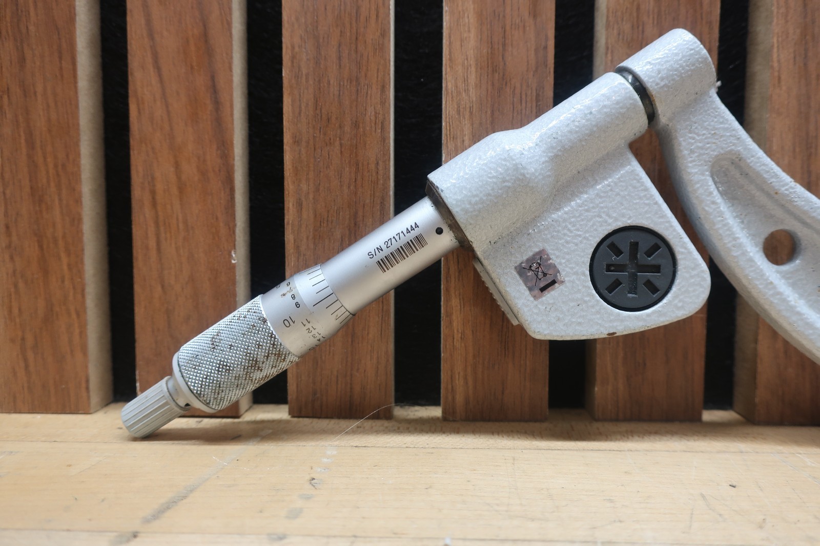 Mitutoyo 293-351-10 | 5-6" Digital Micrometer