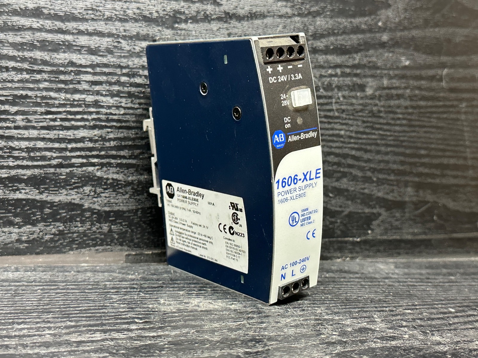 Allen Bradley 1606-XLE80E 1606-XLE Sola AC to DC Power Supply 24-28V 3.3 A 80W