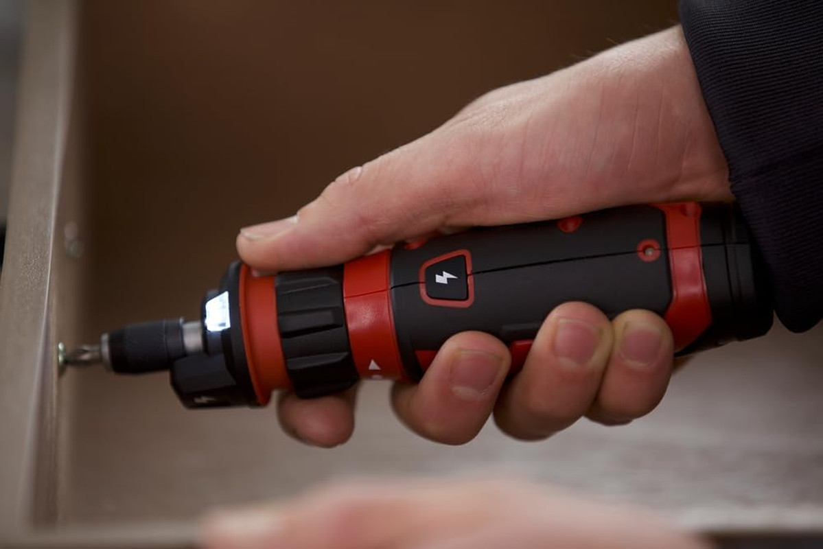 Rechargeable 4V Cordless Screwdriver with Circuit Sensor Technology, Includes 9P