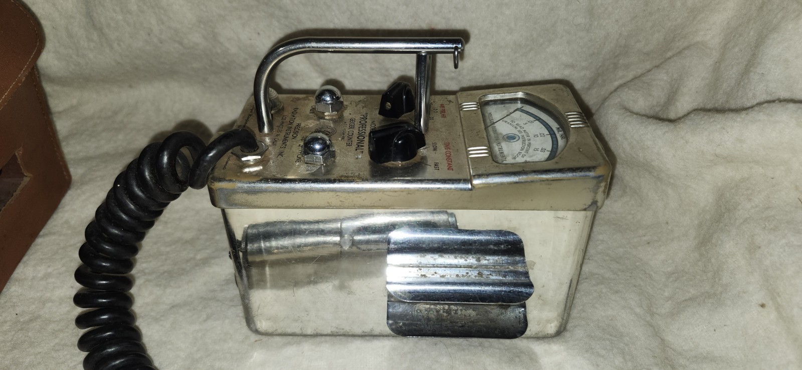 GEIGER COUNTER Model 107C Precision Radiation Instruments Original Case Military