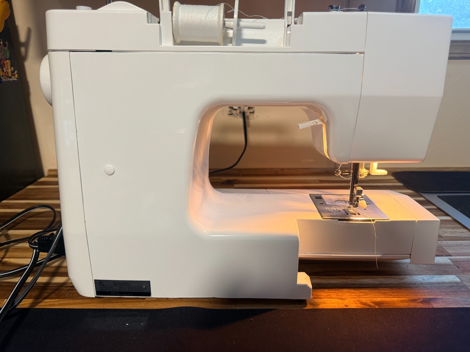 White Model 2037 Sewing Machine with Accessories – Tested & Working