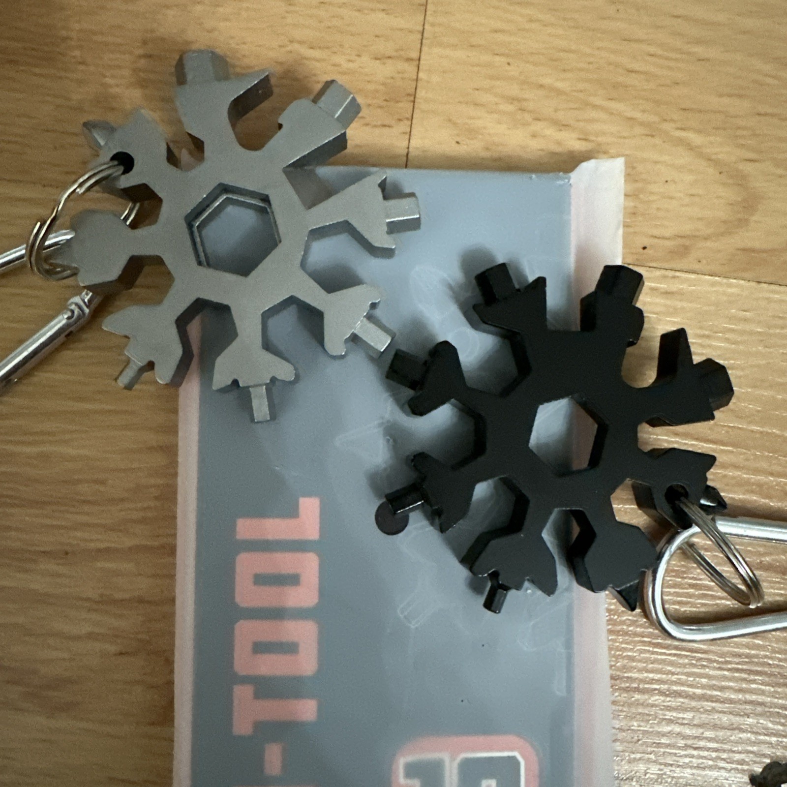 Snowflake Stainless Steel Multi-Tool 18 tools in 1 (2 pack, new)