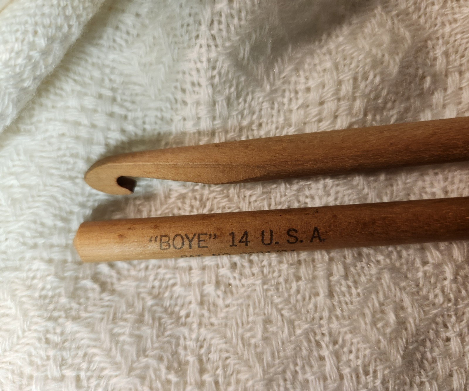 Boye 14 Wood Crochet Hooks