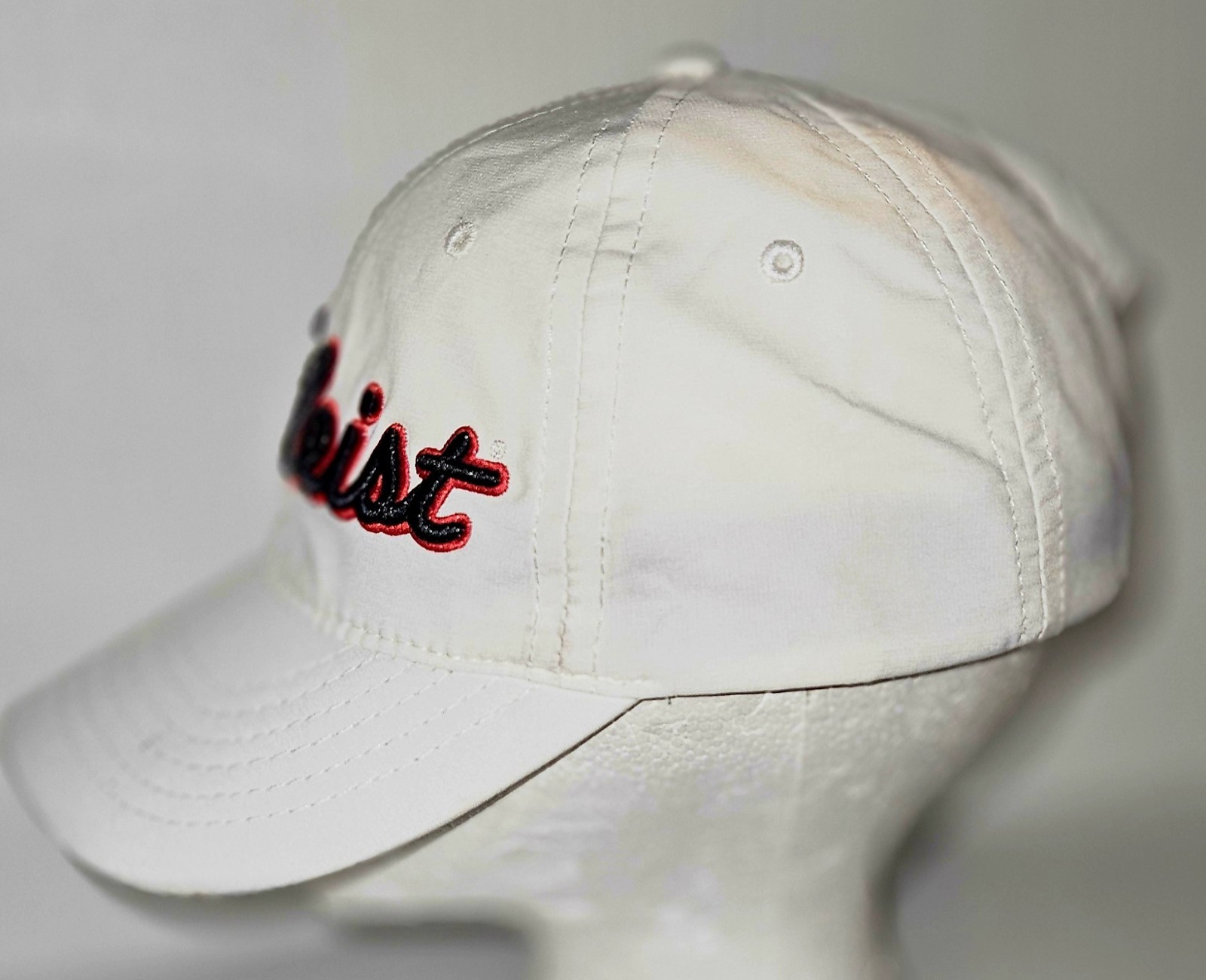 Titleist Mens White Adjustable Cap With Chevron Phillips On Side.